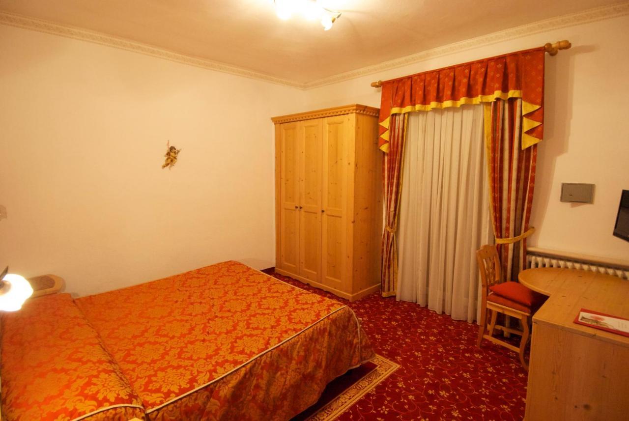 Hotel Belvedere Srl Fai della Paganella Værelse billede